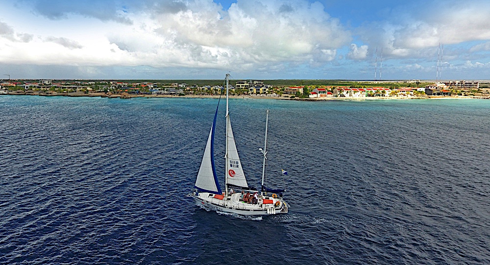 travel from curacao to bonaire by boat